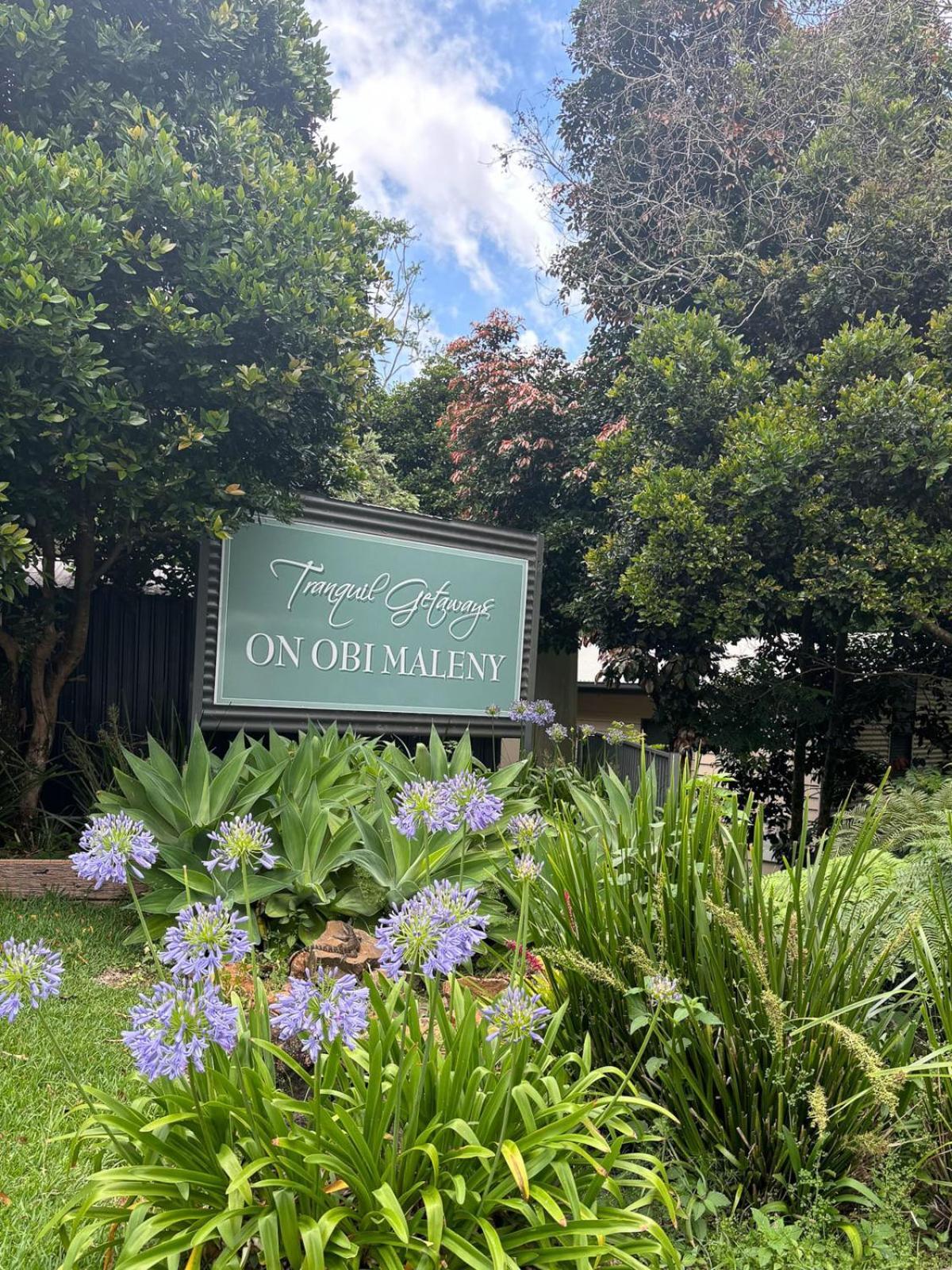 Hotel On Obi Maleny Exterior foto